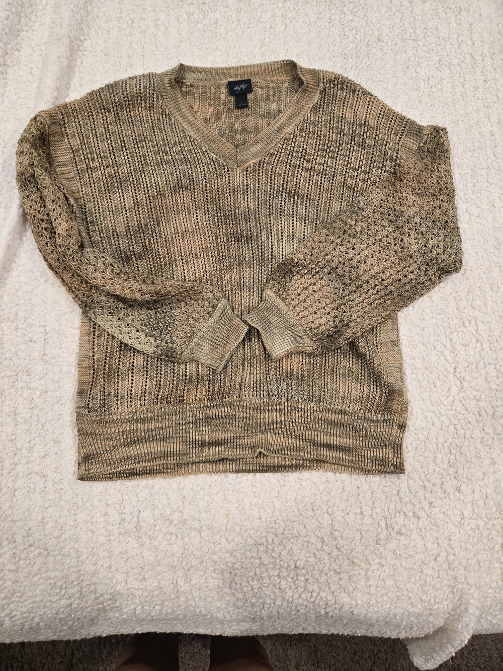 Daytrip Women's V-Neck Knit Sweater in Marbled Tan